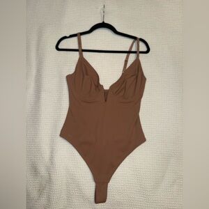 Women’s shapewear bodysuit